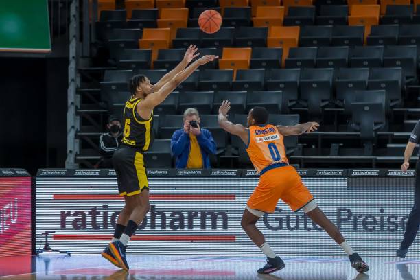 固自己的小 固自己的小